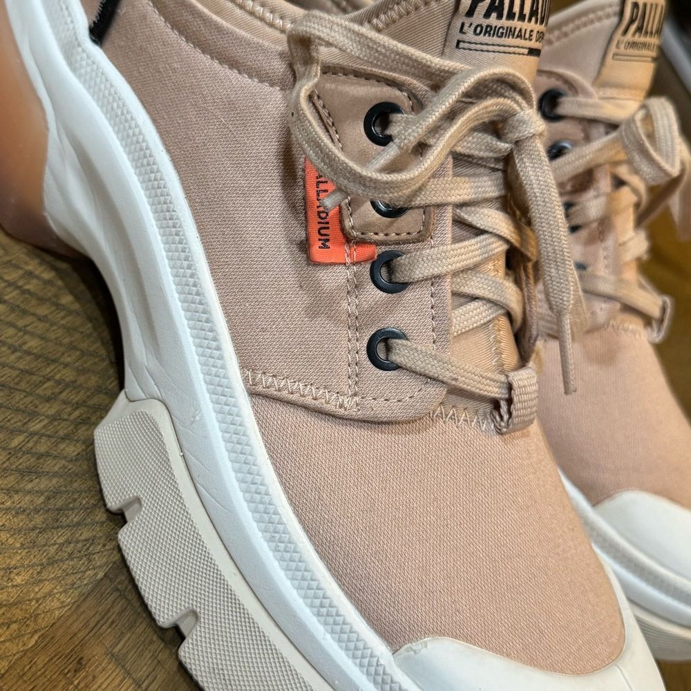 Palladium Pallawave Lo Metro Revolt Line Sneaker Boots in Like New Condition - Picture 16 of 16